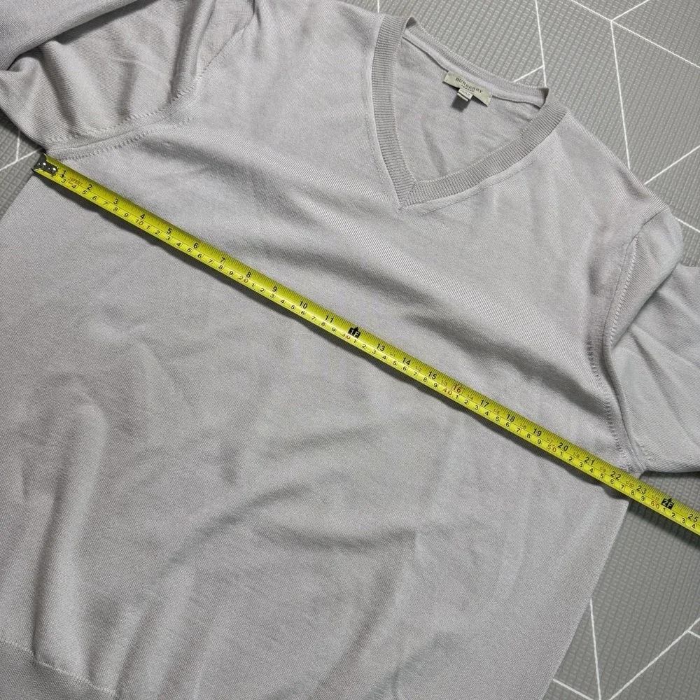 Burberry London Men's V Neck Sweater XL Beige 100% Extra Fine Merino Wool Luxury